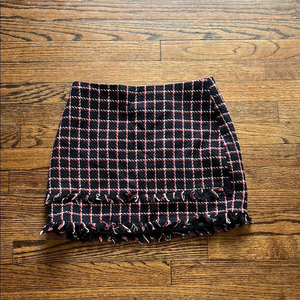 Chic Black and Pink Tweed Skirt
